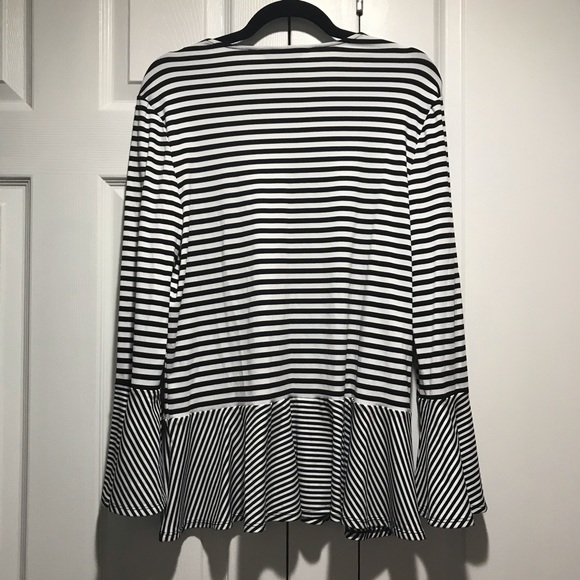 💜 Striped Peplum Style Top - Picture 4 of 4